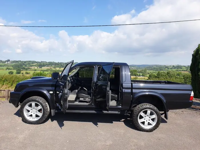 A Staffordshire Truck Company Heritage Edition L200