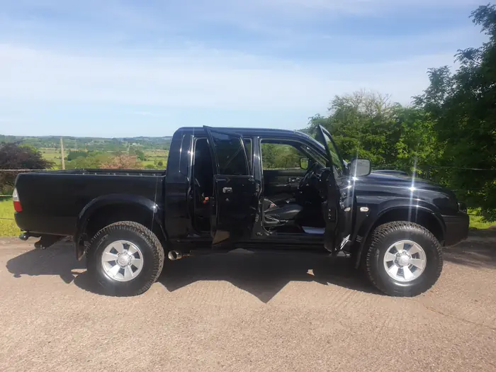A Staffordshire Truck Company Heritage Edition L200